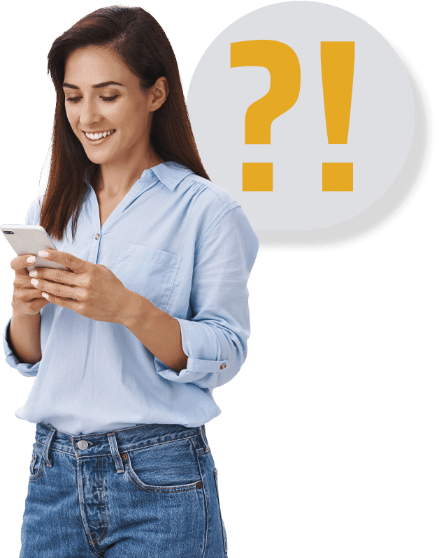 Donna con cellulare in mano sorride e vignietta con punto interrogativo ed esclamativo per risposta alle domande