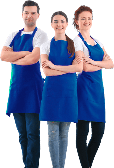 tre addetti alle pulizie due donne e un uomo con grembiule blu